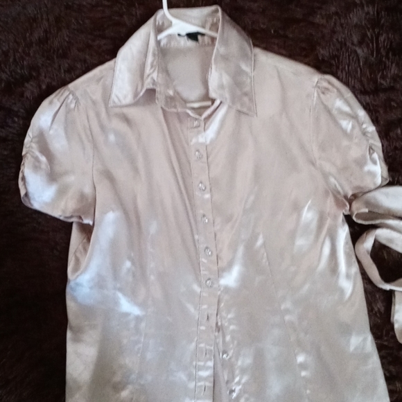 Champagne satin blouse ➡️FREE WHEN BUNDLED⬅️ - Picture 2 of 4